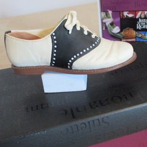 Just the Right Shoe by Raine Bobby Soxer